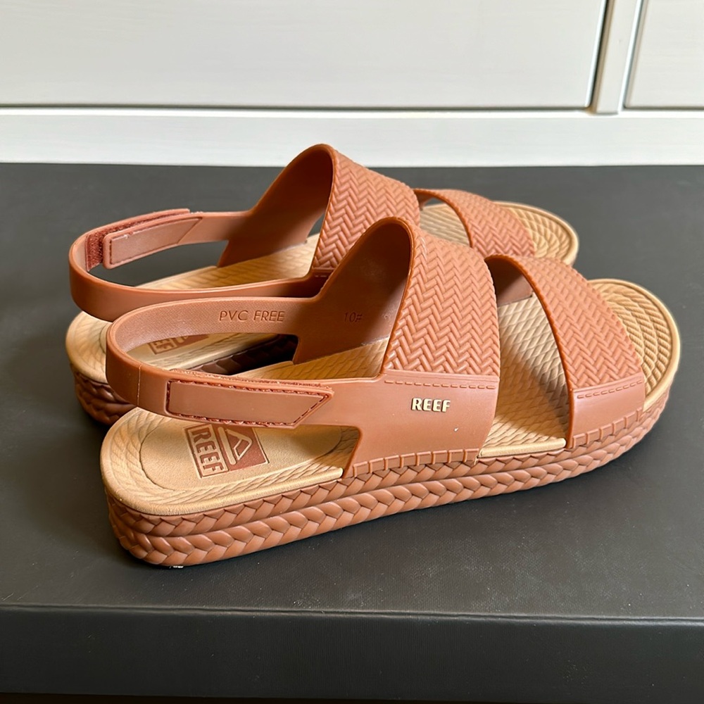 Reef Water Vista waterproof sandals. Women’s 10.